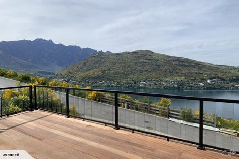 Photo of property in 4 Luckie Lane, Queenstown Hill, Queenstown, 9300