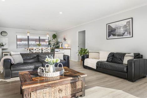 Photo of property in 20 Milson Drive, Papakura, 2110