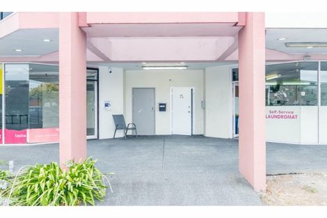 Photo of property in 10/80 Bruce Mclaren Road, Henderson, Auckland, 0612