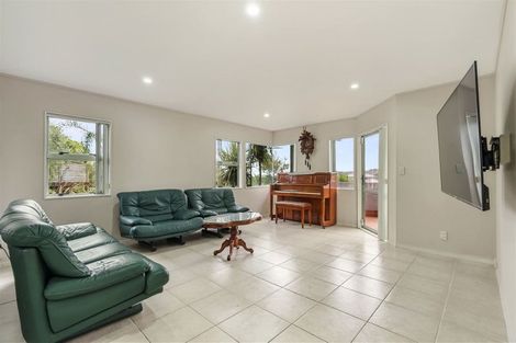 Photo of property in 13 Redfern Lane, Glenfield, Auckland, 0629
