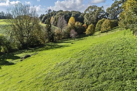 Photo of property in 574 Otaraoa Road, Tikorangi, Waitara, 4383