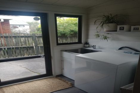 Photo of property in 17 Chablis Place, Henderson, Auckland, 0612