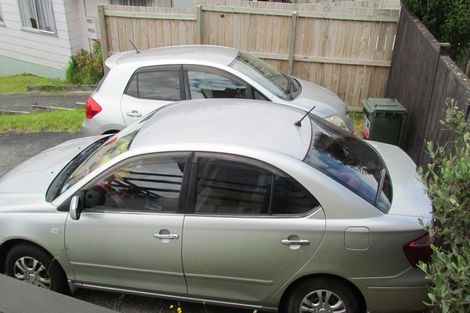 Photo of property in 1/20 Tetrarch Place, Totara Vale, Auckland, 0629