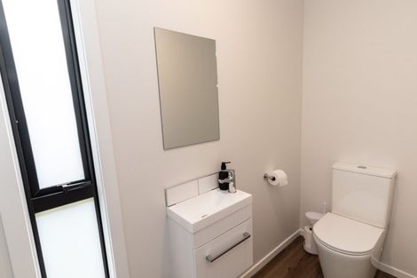 Photo of property in 41 Glanmire Road, Newlands, Wellington, 6037