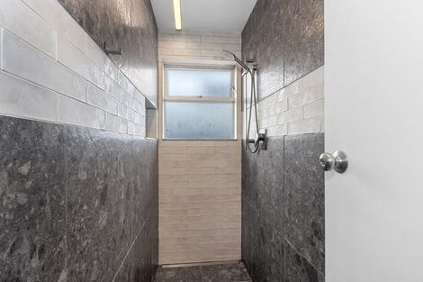 Photo of property in 18 Oakfield Street, Burnside, Christchurch, 8053