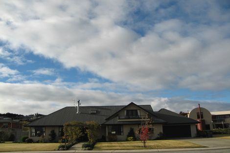 Photo of property in 4 Baker Grove, Wanaka, 9305