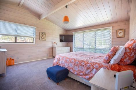 Photo of property in 14 Highwood Grove, Torbay, Auckland, 0630