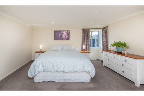 Photo of property in 13 Parkinson Place, Woodend, 7610