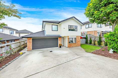 Photo of property in 18 Andover Way, Goodwood Heights, Auckland, 2105