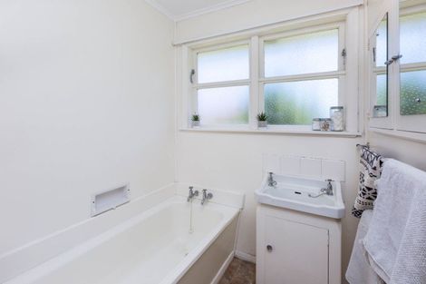 Photo of property in 61 Kashmir Avenue, Clouston Park, Upper Hutt, 5018