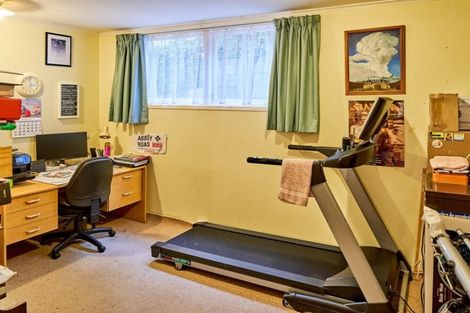 Photo of property in 21 Lupin Terrace, Tawa, Wellington, 5028