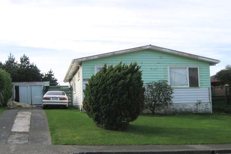 Photo of property in 60 Somes Crescent, Newlands, Wellington, 6037