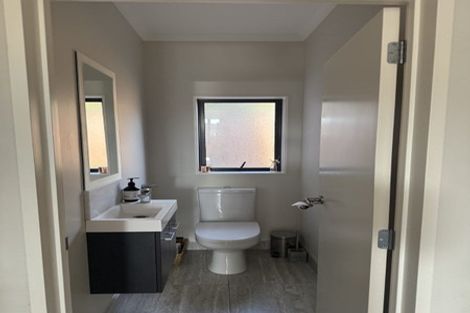 Photo of property in 10 Arbors Track, Silverdale, 0932