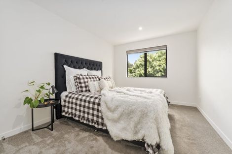 Photo of property in 5b Beach Road, Te Atatu Peninsula, 0610