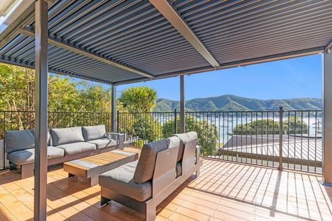Photo of property in 374a Waikawa Road, Waikawa, Picton, 7220