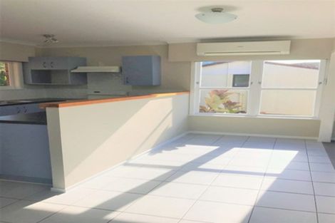 Photo of property in 19 Hartley Terrace, Massey, Auckland, 0614