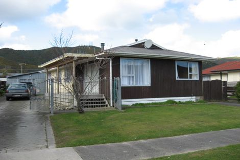 Photo of property in 308 Wellington Road, Wainuiomata, Lower Hutt, 5014