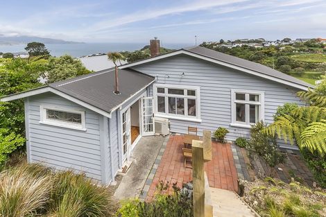 Photo of property in 17 Houghton Bay Road, Houghton Bay, Wellington, 6023
