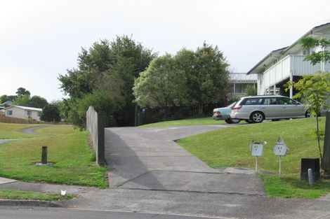 Photo of property in 2/27 Midgley Road, West Harbour, Auckland, 0618