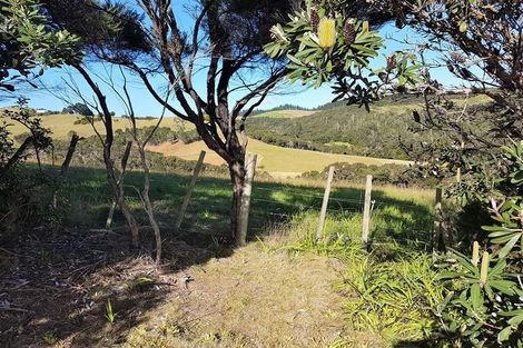 Photo of property in 37 Seaview Road, Cable Bay, 0420