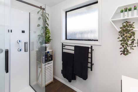 Photo of property in 3 Clipper Place, Redwood, Christchurch, 8051