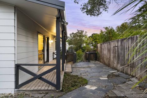 Photo of property in 1/729 Swanson Road, Swanson, Auckland, 0612