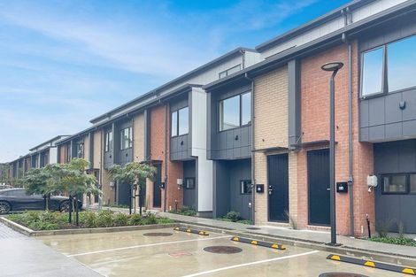 Photo of property in 39 Parkwood Avenue, Westgate, Auckland, 0614