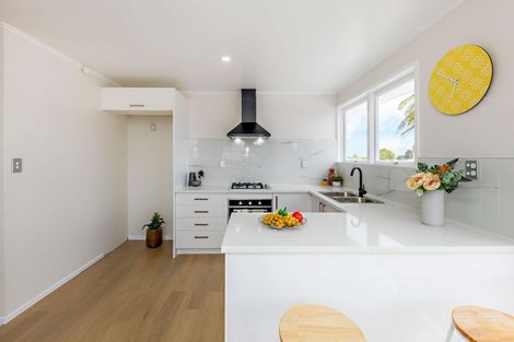 Photo of property in 8 Lympne Lane, Mangere, Auckland, 2022