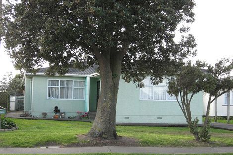 Photo of property in 190 Cornfoot Street, Castlecliff, Whanganui, 4501