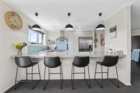 Photo of property in 2 Wentworth Lane, Waiwhakaiho, New Plymouth, 4312