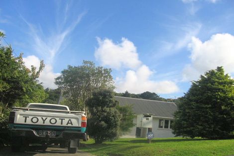 Photo of property in 50 Pokohiwi Road, Normandale, Lower Hutt, 5010