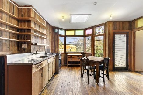 Photo of property in 43 Military Road, Northland, Wellington, 6012