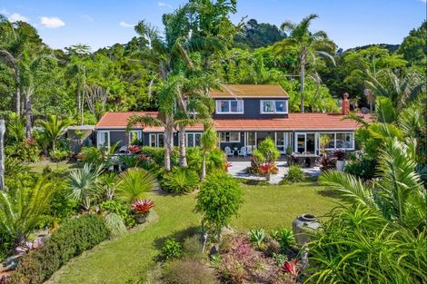 Photo of property in 465 Leigh Road, Whangateau, 0985