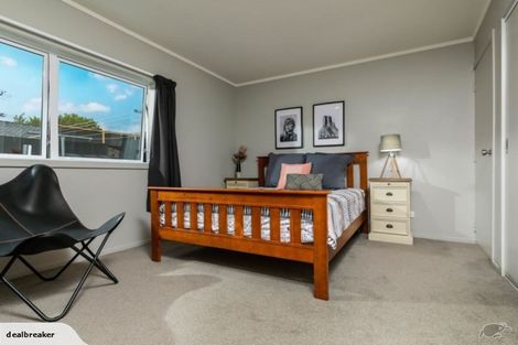 Photo of property in 1/744 Te Atatu Road, Te Atatu Peninsula, Auckland, 0610