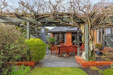 Photo of property in 33 Cherrywood Place, Redwood, Christchurch, 8051