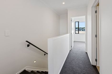 Photo of property in 18 Owen Chapman Drive, Red Beach, 0932