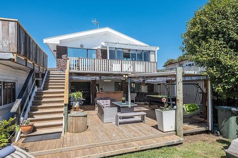 Photo of property in 17 Ratanui Road, Paraparaumu, 5032