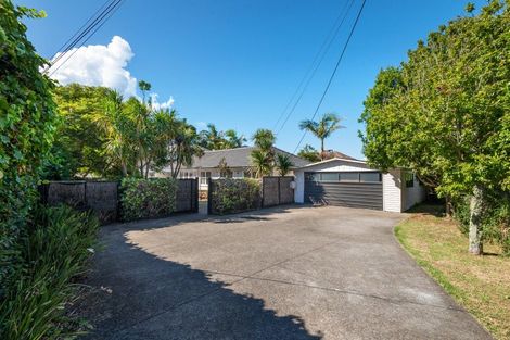 Photo of property in 14 Maleme Avenue, Belmont, Auckland, 0622