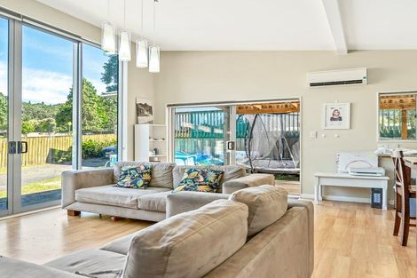 Photo of property in 1 Pitcher Place, Glen Eden, Auckland, 0602