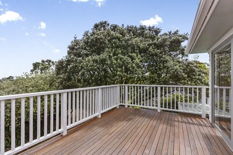 Photo of property in 4 Longfellow Parade, Glen Eden, Auckland, 0604
