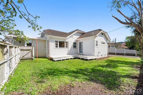 Photo of property in 13 Mahoe Street, Eastbourne, Lower Hutt, 5013