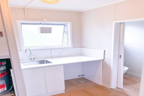 Photo of property in 29 Golf Road, New Lynn, Auckland, 0600