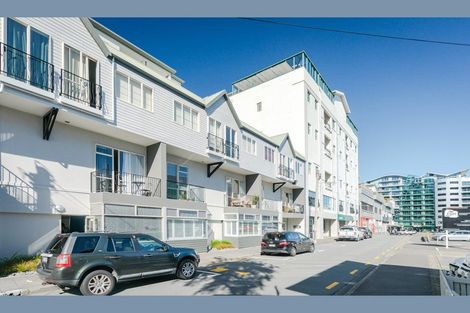 Photo of property in De Vere Apartments, 10/23 Tennyson Street, Te Aro, Wellington, 6011