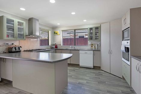 Photo of property in 23 Finchley Place, Hamilton East, Hamilton, 3216