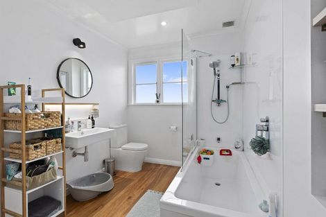 Photo of property in 14 Leveson Street, Strathmore Park, Wellington, 6022