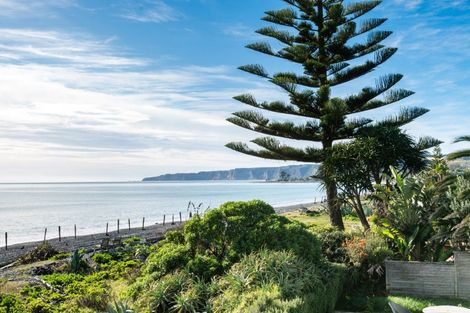 Photo of property in 225 Clifton Road, Te Awanga, 4102