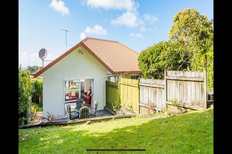 Photo of property in 1/4 Girrahween Drive, Totara Vale, Auckland, 0629