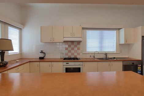 Photo of property in 1 Adam Street, Greenlane, Auckland, 1051