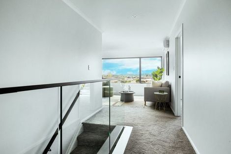 Photo of property in 2/42 Rose Berry Crescent, Flagstaff, Hamilton, 3210