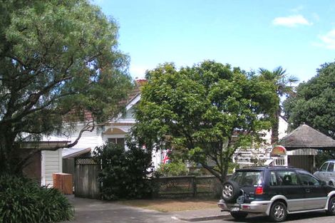 Photo of property in 1 Princes Street, Northcote Point, Auckland, 0627